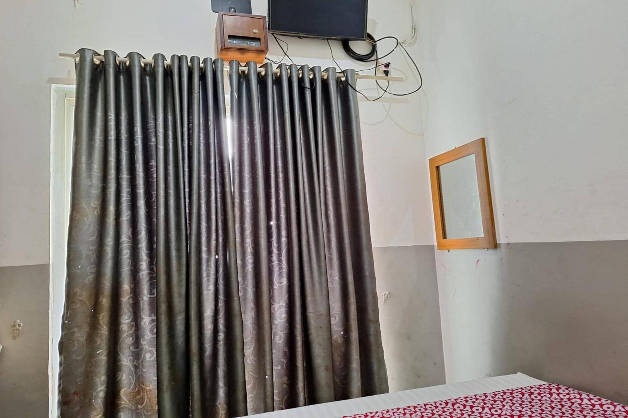 Oyo 93584 Rukotel South Tangerang エクステリア 写真