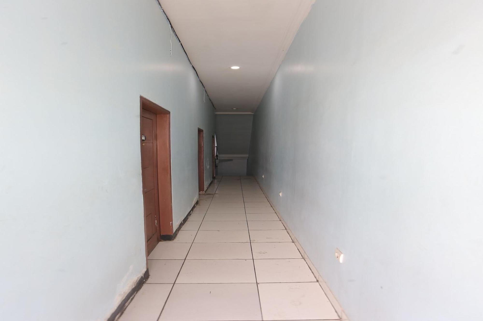 Oyo 93584 Rukotel South Tangerang エクステリア 写真