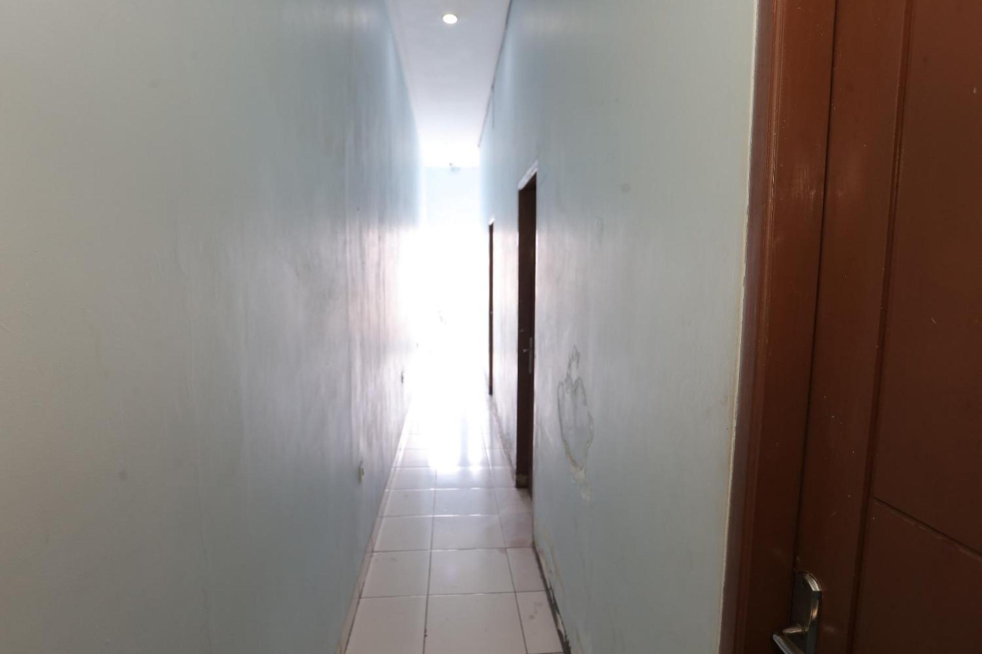 Oyo 93584 Rukotel South Tangerang エクステリア 写真