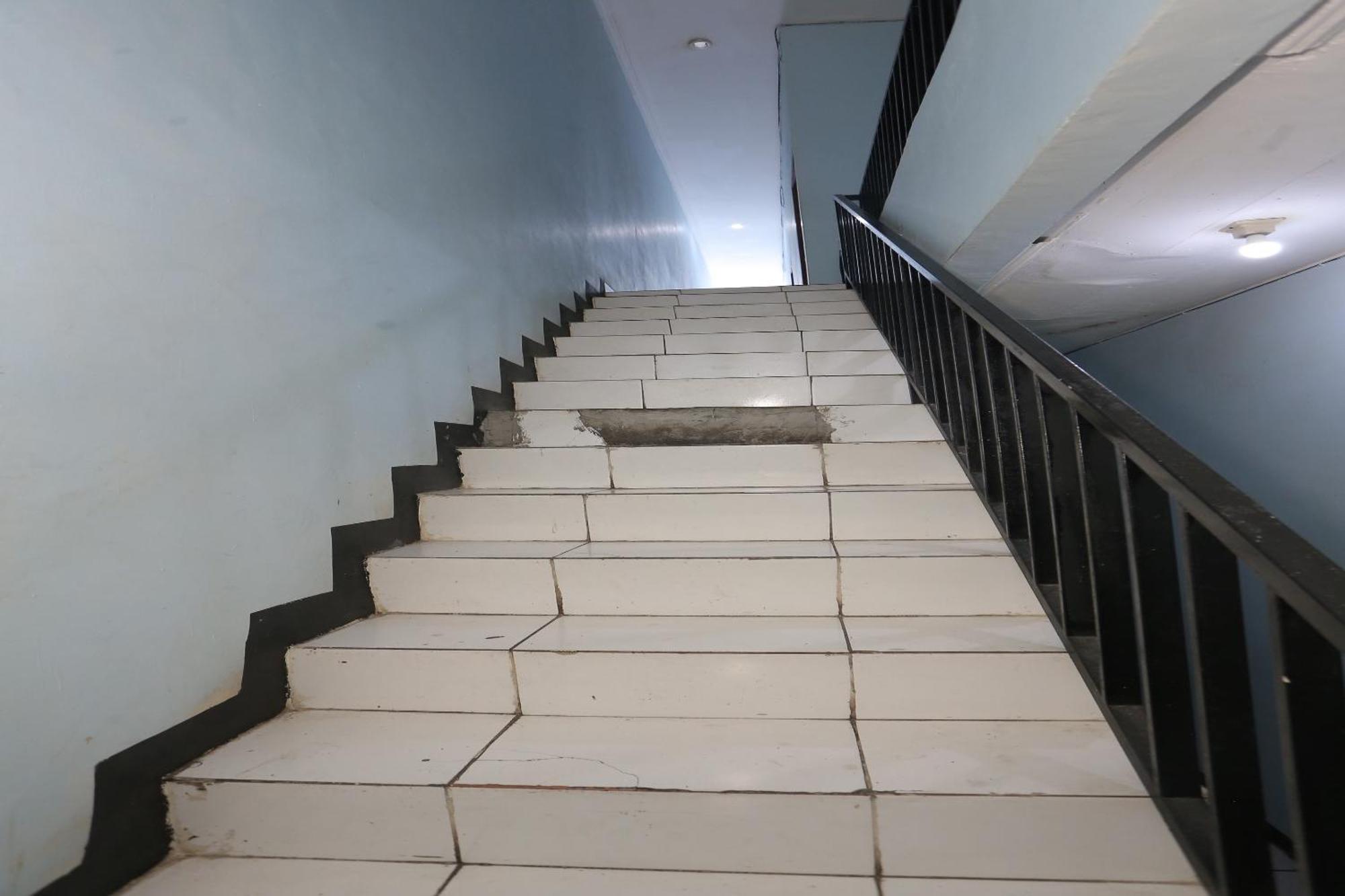 Oyo 93584 Rukotel South Tangerang エクステリア 写真