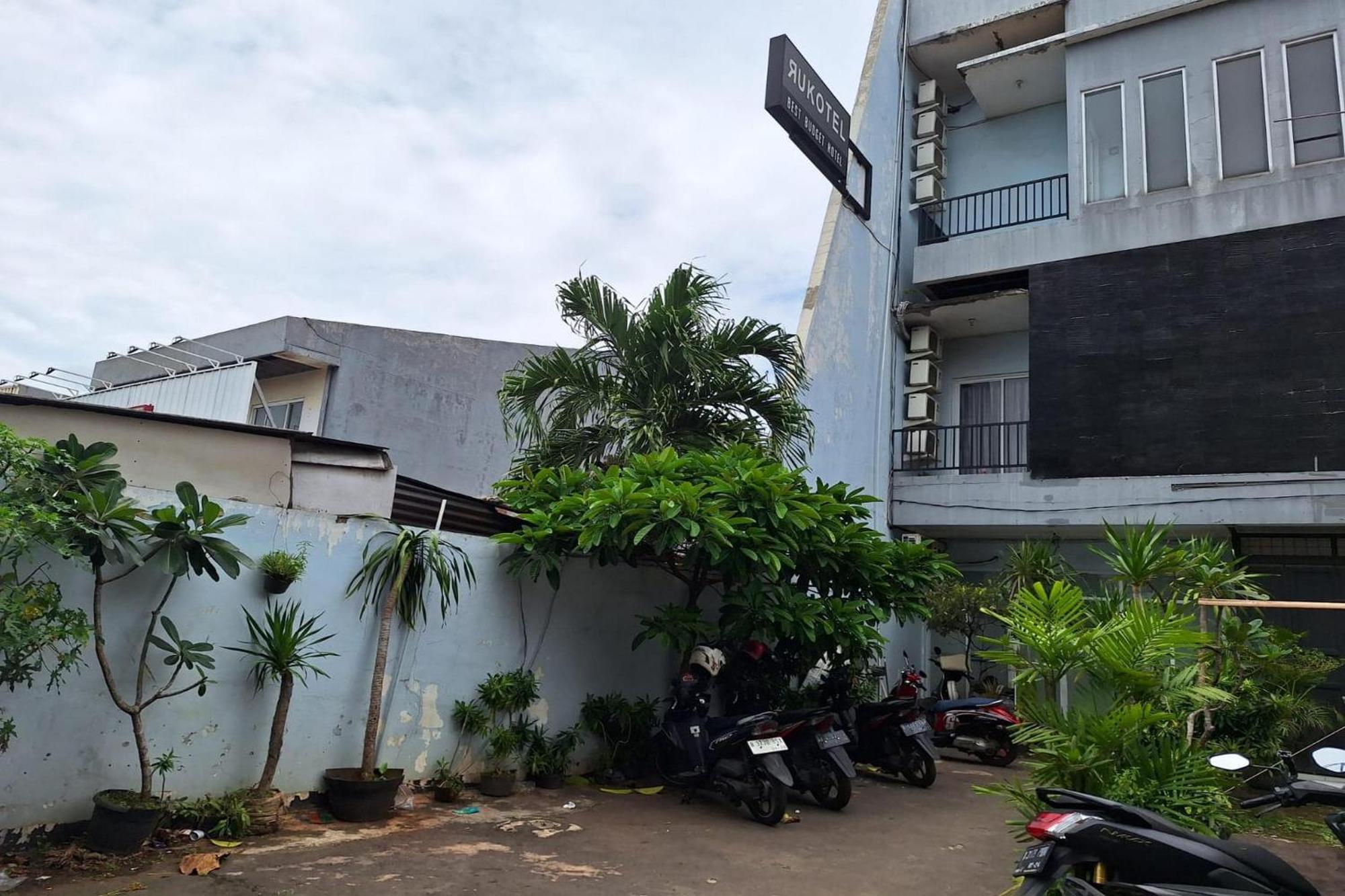 Oyo 93584 Rukotel South Tangerang エクステリア 写真