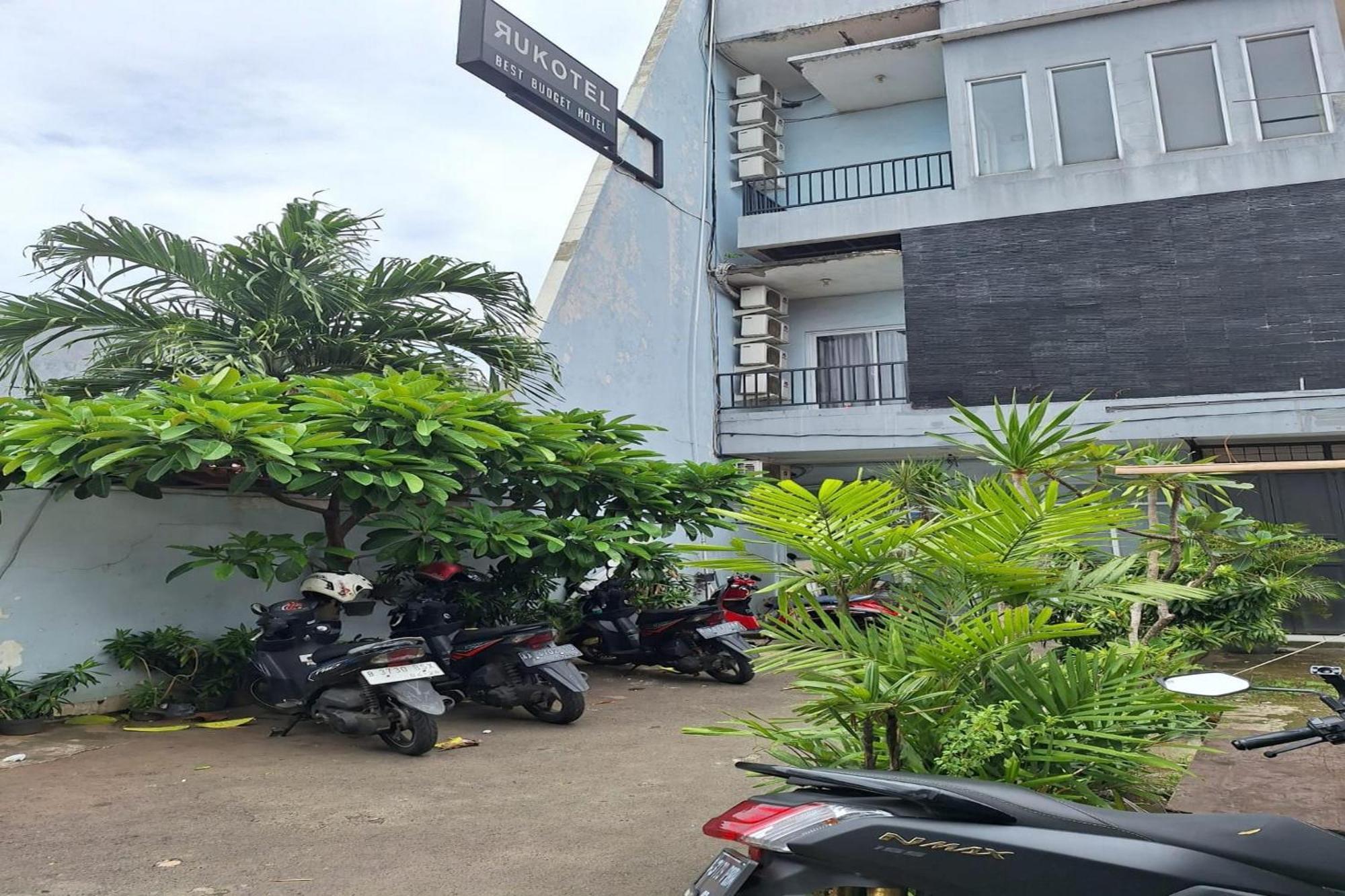 Oyo 93584 Rukotel South Tangerang エクステリア 写真
